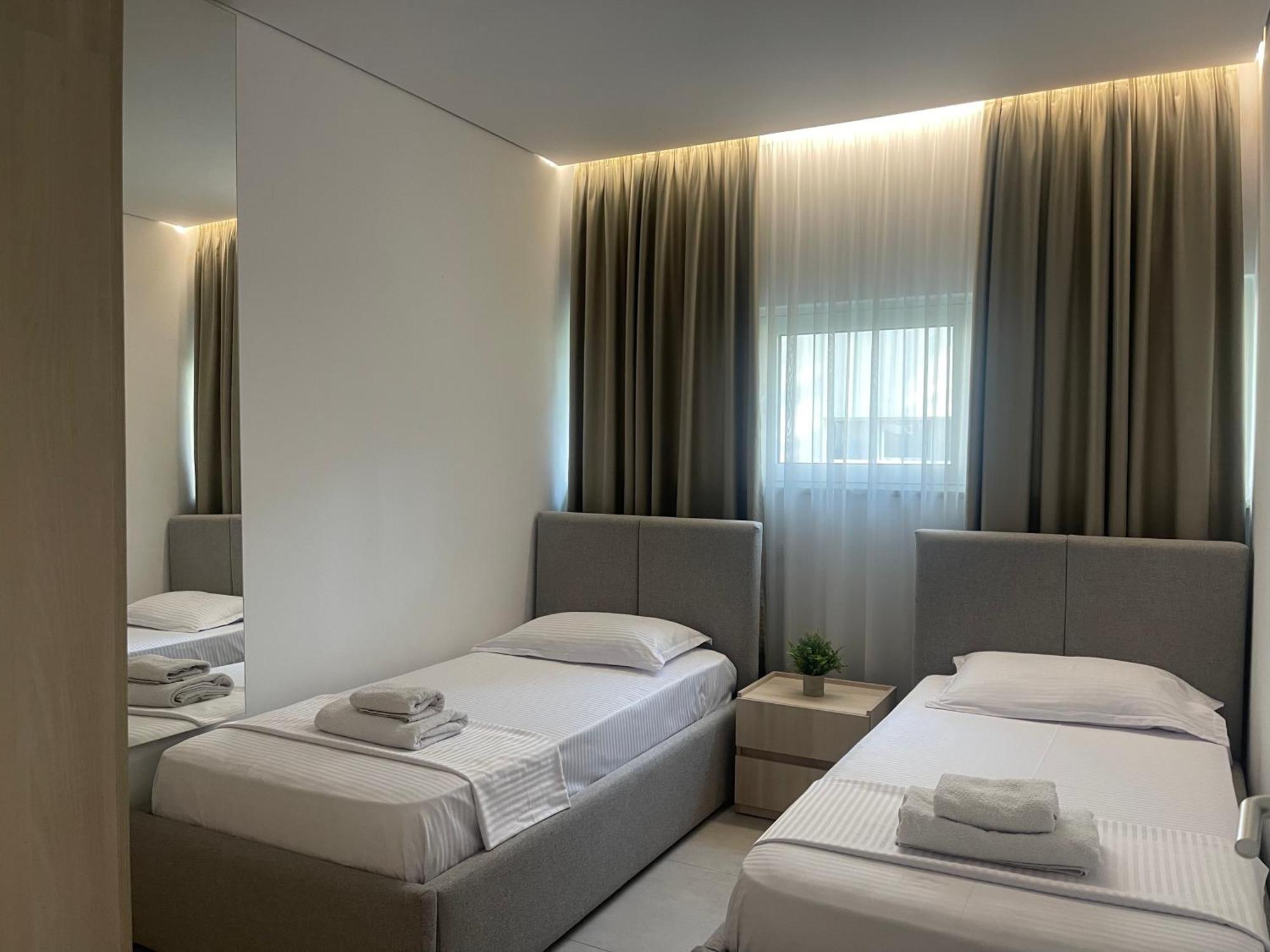Eme Apartments - Kompleksi San Pietro, Gjiri I Lalzit Durrës Extérieur photo