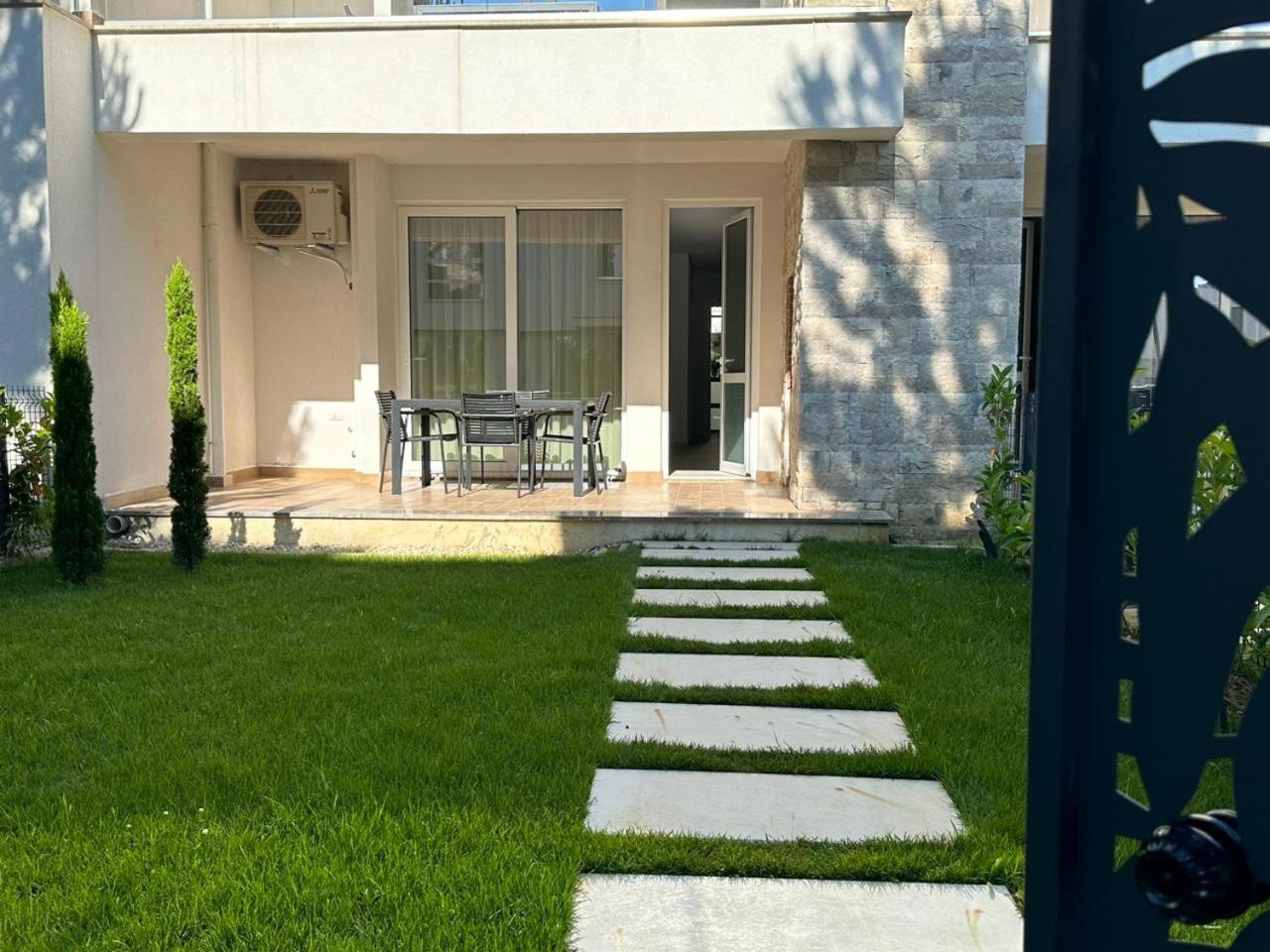 Eme Apartments - Kompleksi San Pietro, Gjiri I Lalzit Durrës Extérieur photo